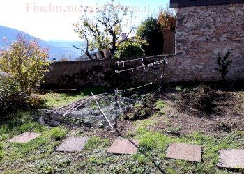 giardino - Rustico Via Diaz
 
1, Isera - foto 11