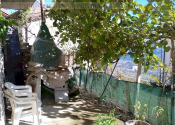 giardino - Rustico Via Diaz
 
1, Isera - foto 16