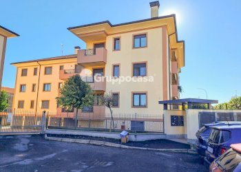 Foto 1 - Trilocale Via Piave
 
13, Magenta - foto 1