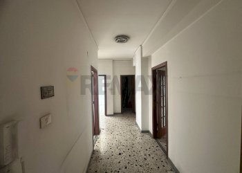 ingresso corridoio - Quadrilocale Via Toti
 
30, Casoria - foto 3