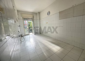 Stanza vuota - Quadrilocale Via Toti
 
30, Casoria - foto 5