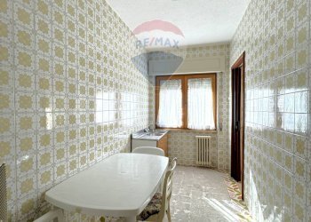 Sala da pranzo - Casa indipendente Via Verteglia
 
93, Montella - foto 16