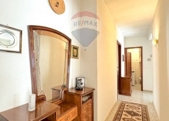 Hall / corridoio - Casa indipendente Via Verteglia
 
93, Montella - foto 27