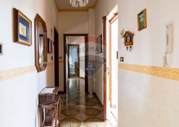 Hall / corridoio - Quadrilocale Via Dei Garofani
 
9, Misterbianco - foto 3