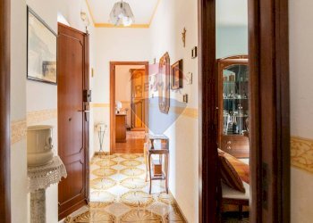 Hall / corridoio - Quadrilocale Via Dei Garofani
 
9, Misterbianco - foto 4