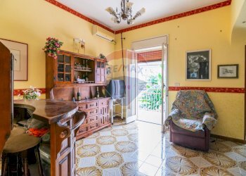 Sala da pranzo - Quadrilocale Via Dei Garofani
 
9, Misterbianco - foto 11