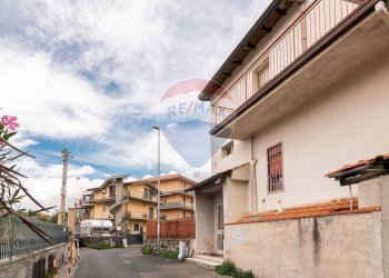 Edificio all\'aperto - Quadrilocale Via Dei Garofani
 
9, Misterbianco - foto 25