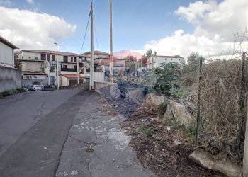 Edificio all\'aperto - Terreno agricolo Via De Curtis, Misterbianco - foto 1