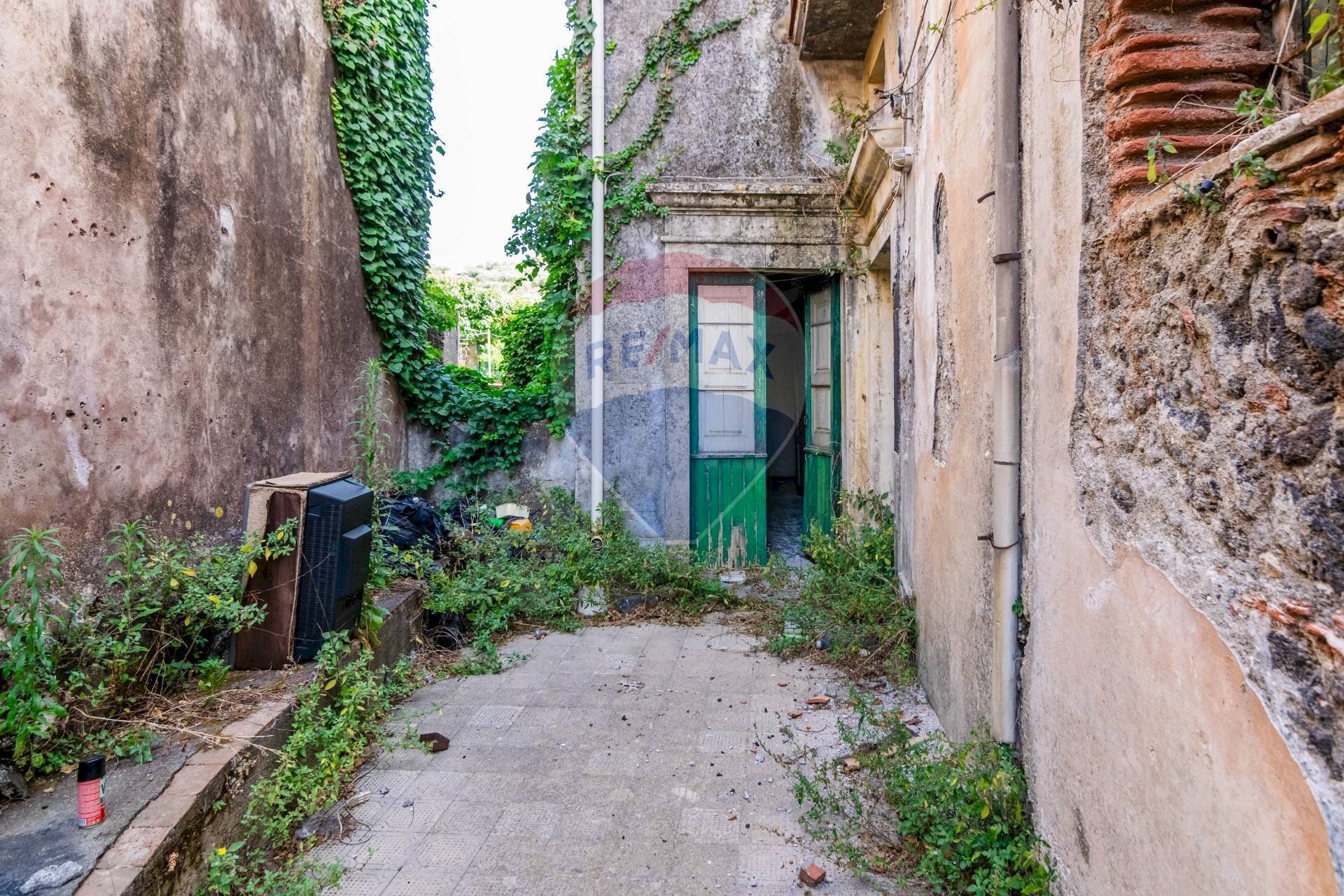 Giardino - Casa indipendente Vico Matrice
 
11, Linguaglossa - foto 2