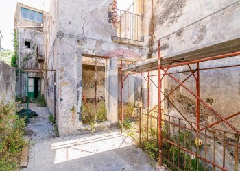 Edificio all\'aperto - Casa indipendente Vico Matrice
 
11, Linguaglossa - foto 3