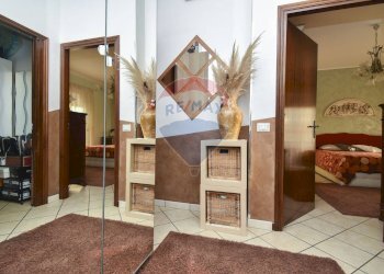 Ricezione / Lobby - Quadrilocale Viale Nitta
 
16/A, Catania - foto 13