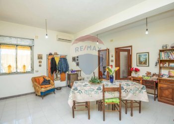 Sala da pranzo - Casa indipendente Via Croce Del Vicario
 
139, Caltagirone - foto 9