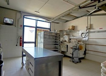 Cucina - Attività Commerciale VIA DELLA GINESTRA
 
26/28, Montevarchi - foto 7