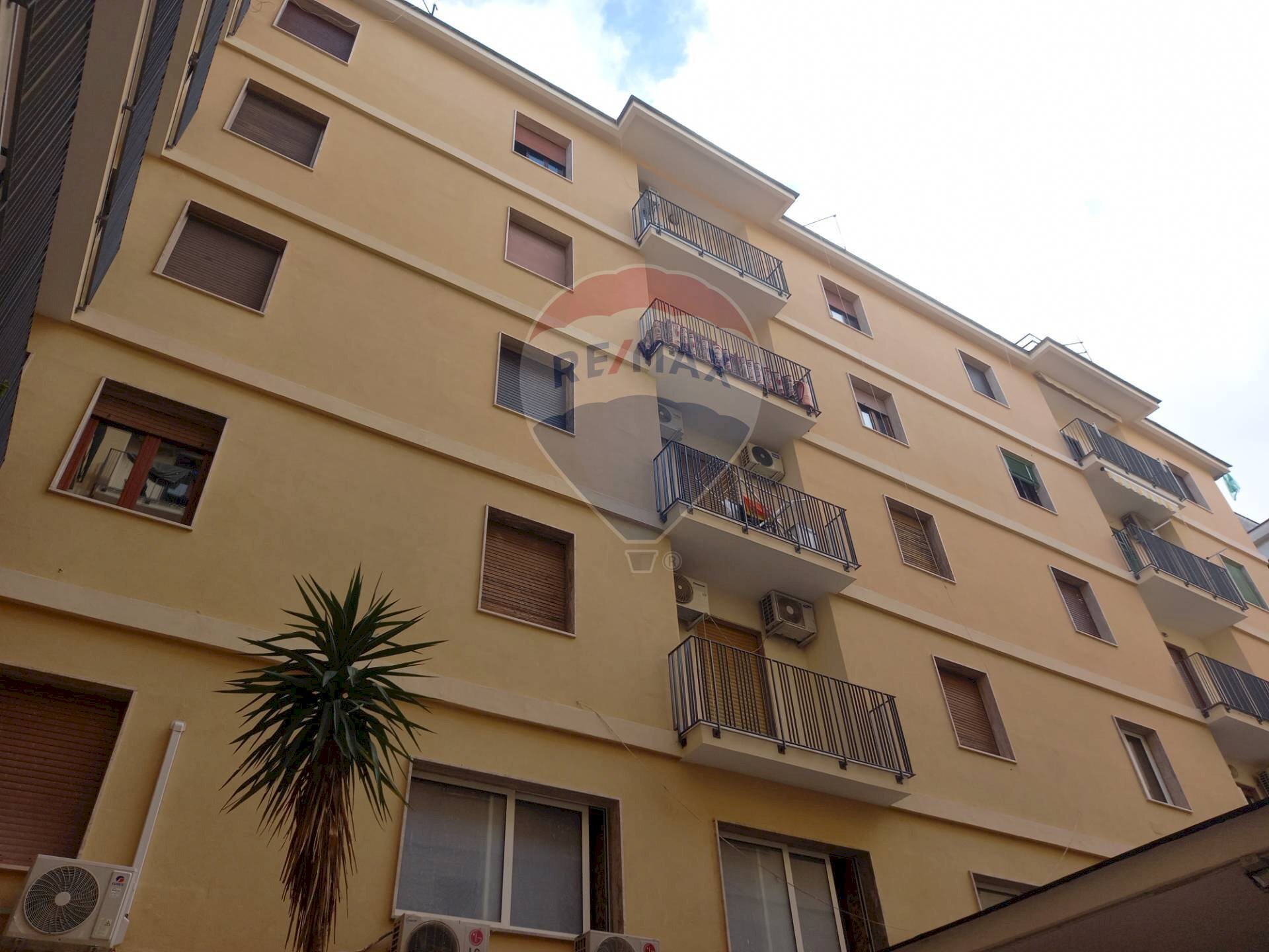 Edificio all\'aperto - Four-room apartment Via Roma
 
13, Caserta - photo 2