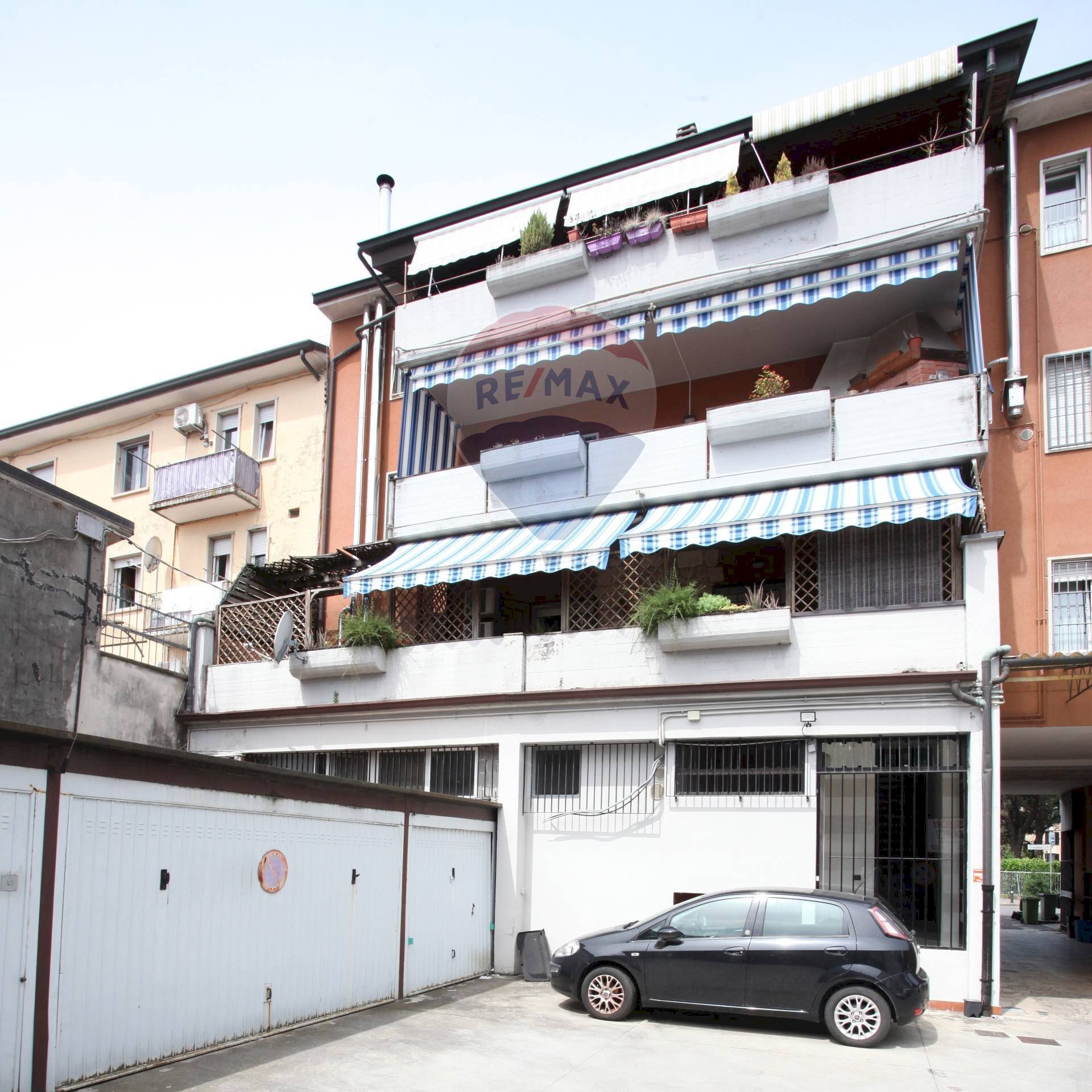 Edificio all\'aperto - Box Via Celadina
 
28, Gorle - photo 1