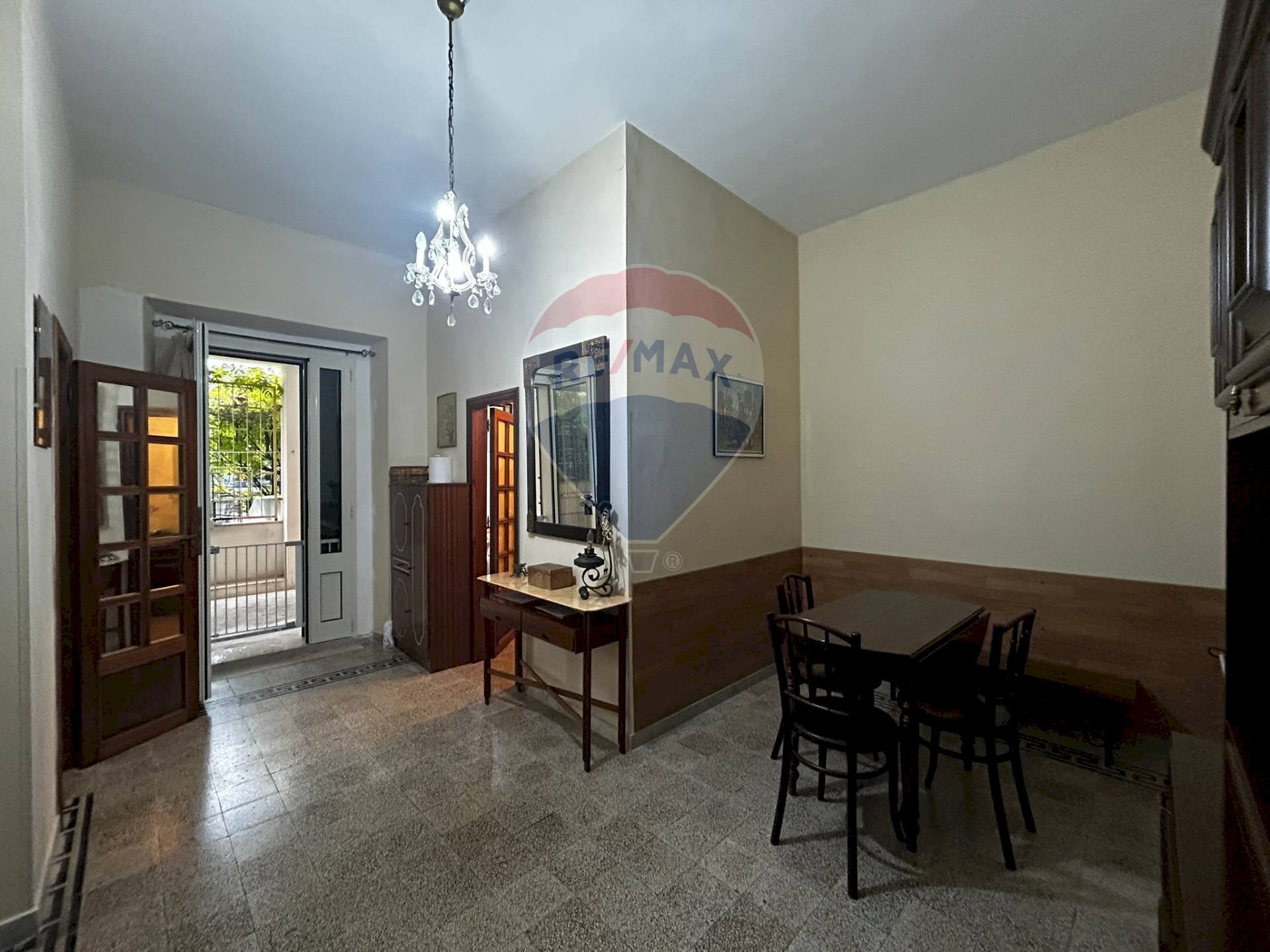 Sala da pranzo - Bilocale Corso Ruggiero Bonghi
 
10c, Rodi Garganico - foto 1