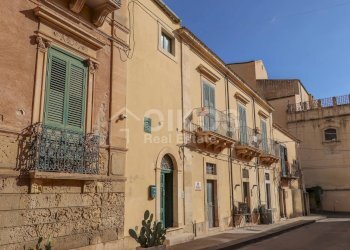 Foto 1 - Stabile - Palazzo Via Silvio Spaventa
 
14, Noto - foto 1