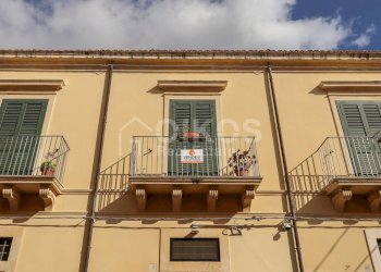 Foto 2 - Stabile - Palazzo Via Silvio Spaventa
 
14, Noto - foto 2