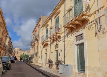 Foto 3 - Stabile - Palazzo Via Silvio Spaventa
 
14, Noto - foto 3
