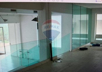 Piscina - Locale Commerciale VIA Cellini
 
20, Comiso - foto 5