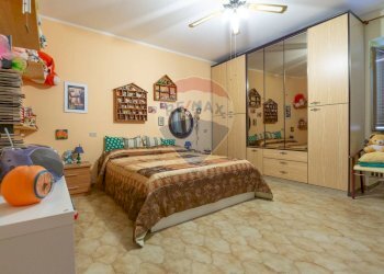 Camera / camera da letto - Casa semi indipendente Vico VIII Roma
 
1, Fara San Martino - foto 9