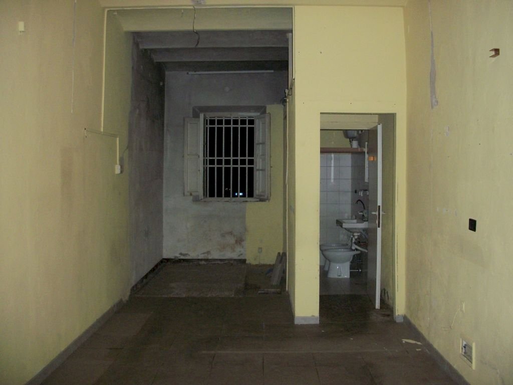 Foto 1 - Attività Commerciale via tosco romagnola
 
2155, Cascina - foto 1