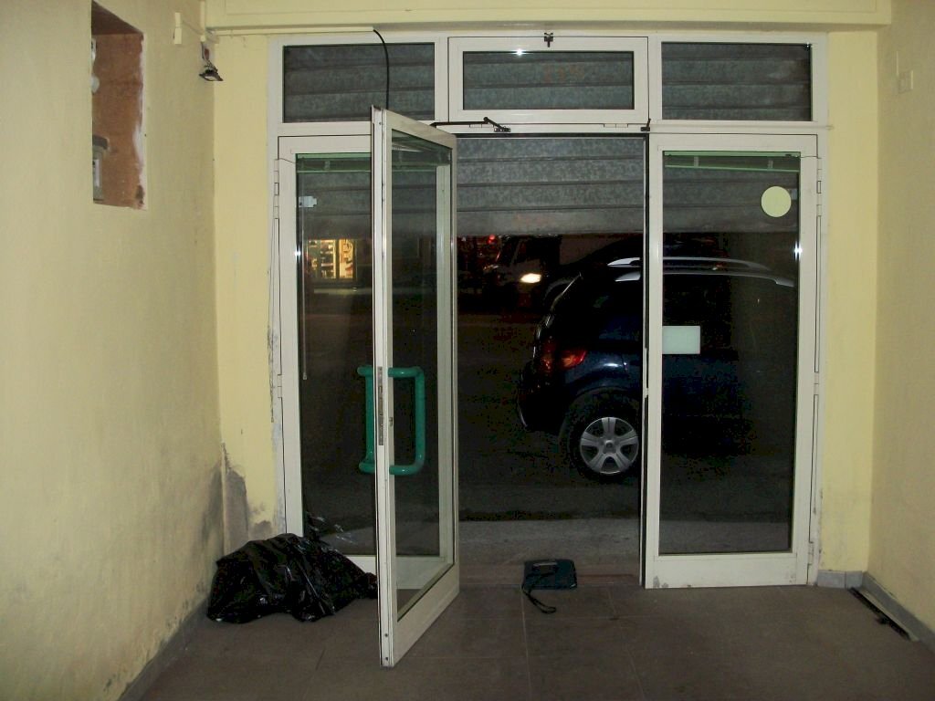 Foto 2 - Attività Commerciale via tosco romagnola
 
2155, Cascina - foto 2