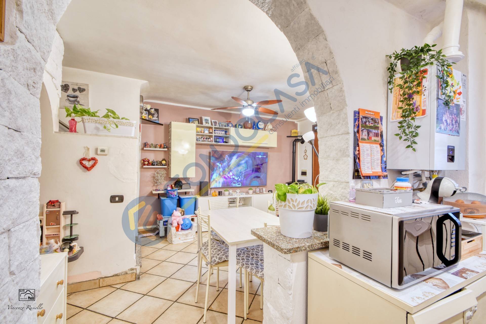 Foto 1 - Trilocale VIA ABATE PELIZZONI
 
5, Solaro - foto 1