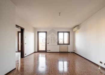 Foto 3 - Villa a Schiera via padre Massimiliano kolbe
 
1, Paese - foto 3