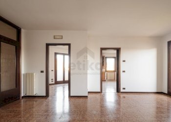 Foto 4 - Villa a Schiera via padre Massimiliano kolbe
 
1, Paese - foto 4