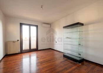 Foto 10 - Villa a Schiera via padre Massimiliano kolbe
 
1, Paese - foto 10