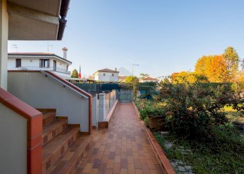 Foto 27 - Villa a Schiera via padre Massimiliano kolbe
 
1, Paese - foto 27