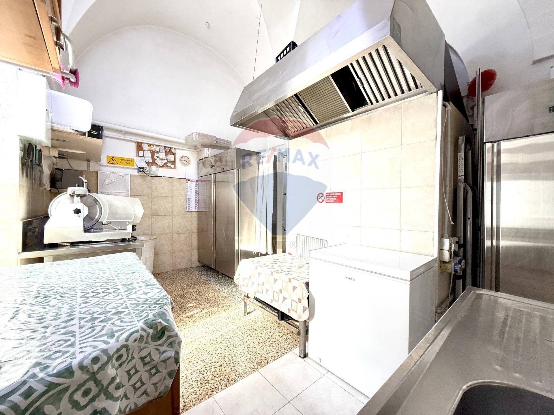 Cucina - Attività Commerciale Via Mercadante
134, Martina Franca - foto 3