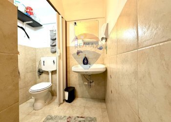 Bagno - Commercial Activity Via Mercadante
 
134, Martina Franca - photo 5