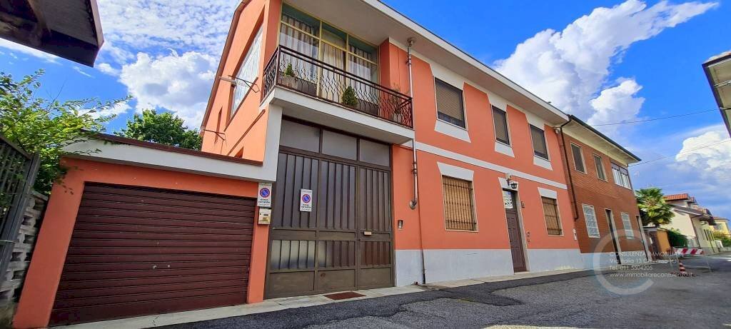 Facciata - Villa vicolo Giuseppe Giacosa, 18, Chivasso - photo 1