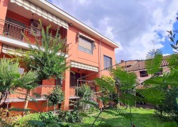 Facciata - Villa vicolo Giuseppe Giacosa, 18, Chivasso - foto 2