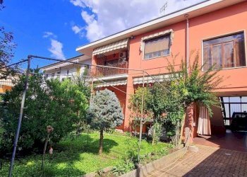 Facciata - Villa vicolo Giuseppe Giacosa, 18, Chivasso - foto 29