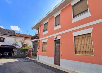 Facciata - Villa vicolo Giuseppe Giacosa, 18, Chivasso - foto 30