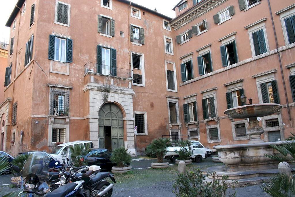 Zona - Shop piazza Benedetto Cairoli, Roma (neighborhood Centro Storico) - photo 1