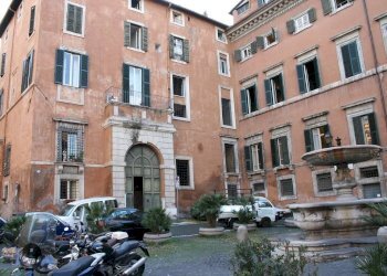 Zona - Shop piazza Benedetto Cairoli, Roma (neighborhood Centro Storico) - photo 1