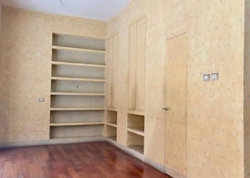 Stanza non arredata - Negozio piazza Benedetto Cairoli, 8, Roma (zona Centro Storico) - foto 11