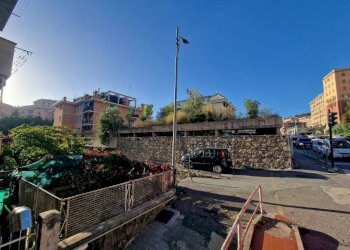 Ingresso - Box via della Piazzetta, 4r, Genova (zona Borgoratti) - foto 6