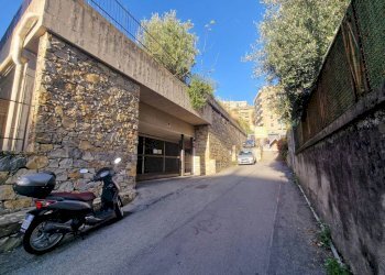 Ingresso - Box via della Piazzetta, 4r, Genova (zona Borgoratti) - foto 10