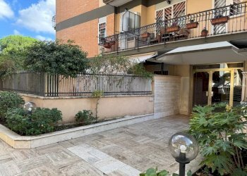 Cortile interno - Three-room apartment viale Giuseppe Sirtori, Roma - photo 29