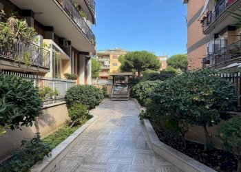 Cortile interno - Three-room apartment viale Giuseppe Sirtori, Roma - photo 30