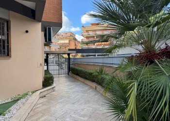 Cortile interno - Three-room apartment viale Giuseppe Sirtori, Roma - photo 31