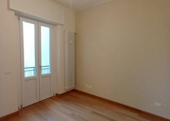 Camera da letto - Appartamento piazza Antonio Astesano, Asti - foto 4