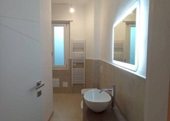 Bagno - Appartamento piazza Antonio Astesano, Asti - foto 9