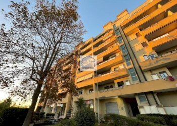 Facciata - Four-room apartment piazza Dante Zemini, Anzio - photo 27