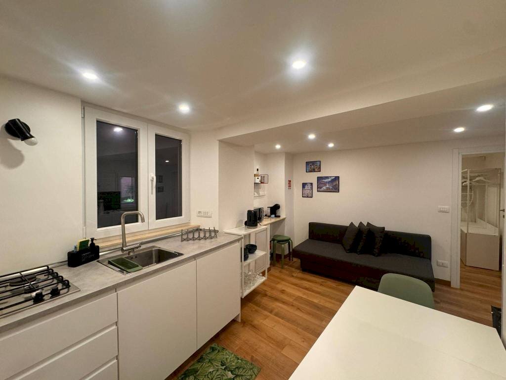 Cucina - Two-room apartment vico dei Casareggio, 6, Genova (neighborhood Centro Storico) - photo 2